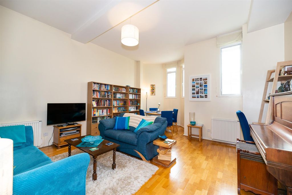 Property photo 1 of 14 D62_9790.Jpg
