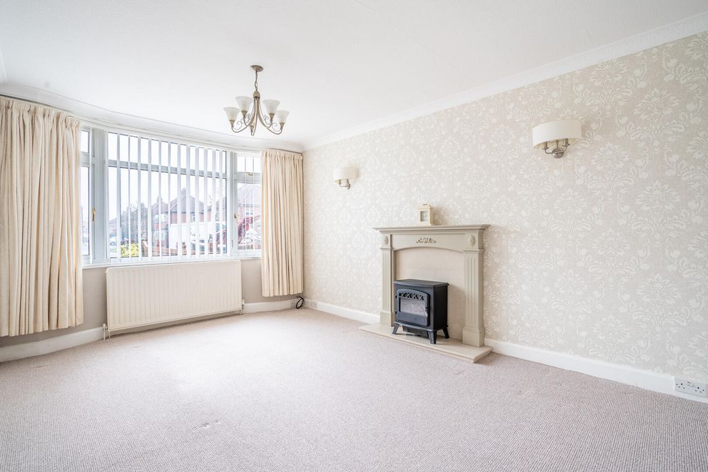 Property photo 2 of 18 Living Room