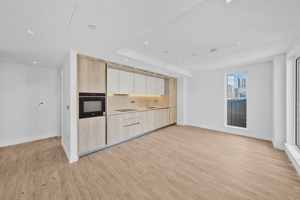 Property photo 3 of 16 Picture No. 02