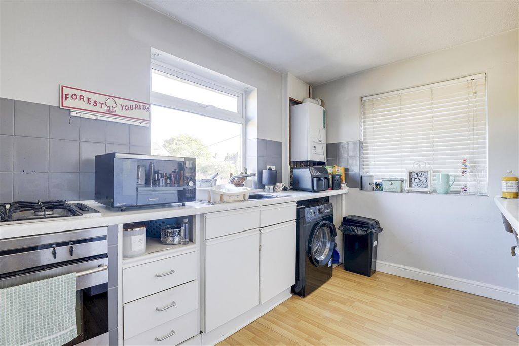 Property photo 3 of 11 10728.Jpg