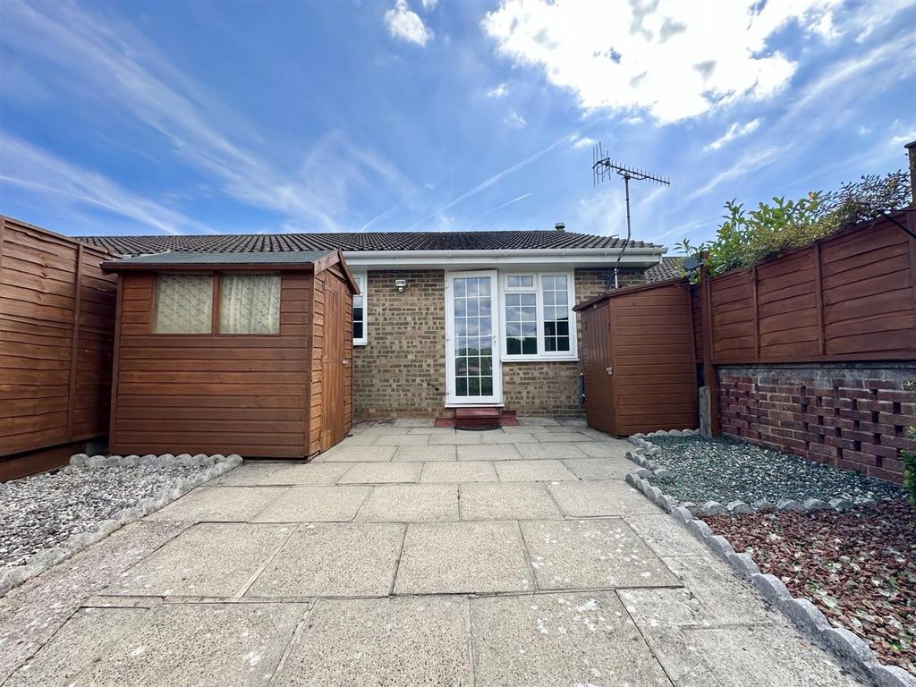 Property photo 2 of 20