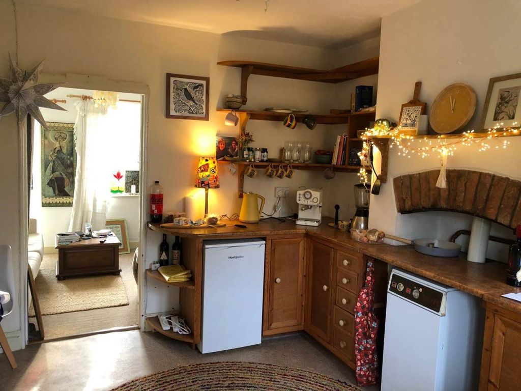 Property photo 3 of 13 Kitchen Area