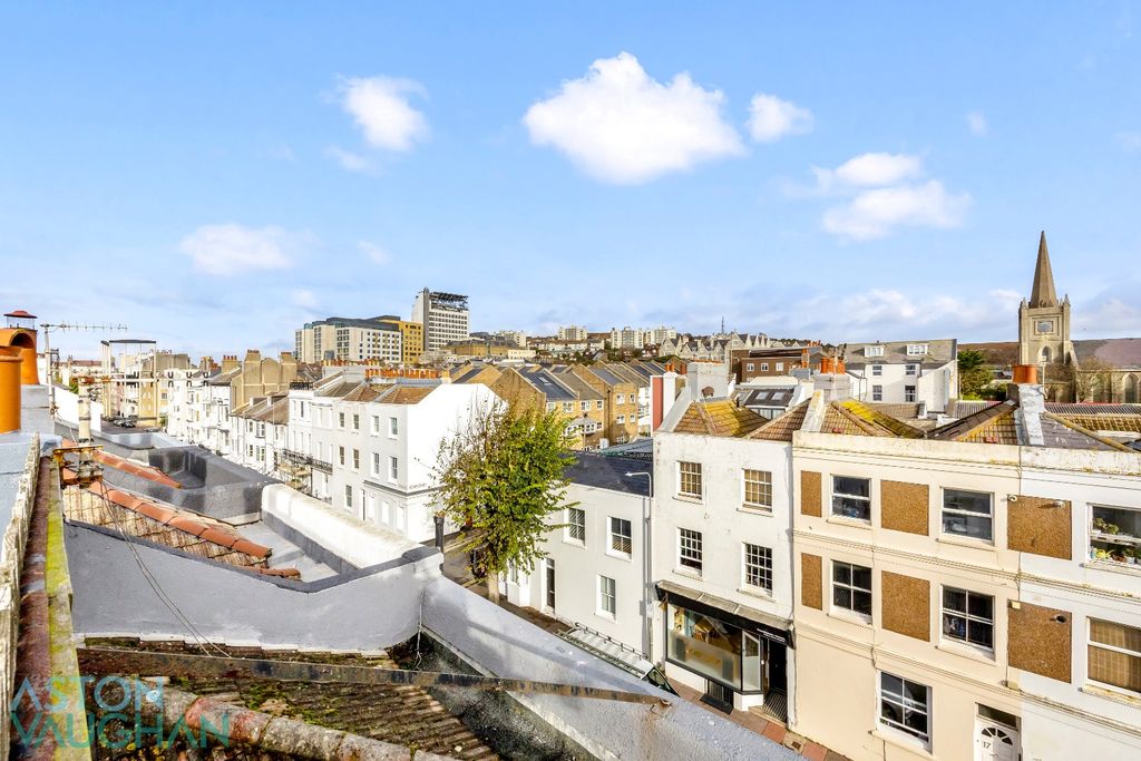 Property photo 3 of 22 4592332