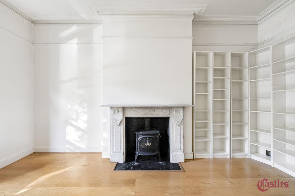 Property photo 3 of 13 Living Room