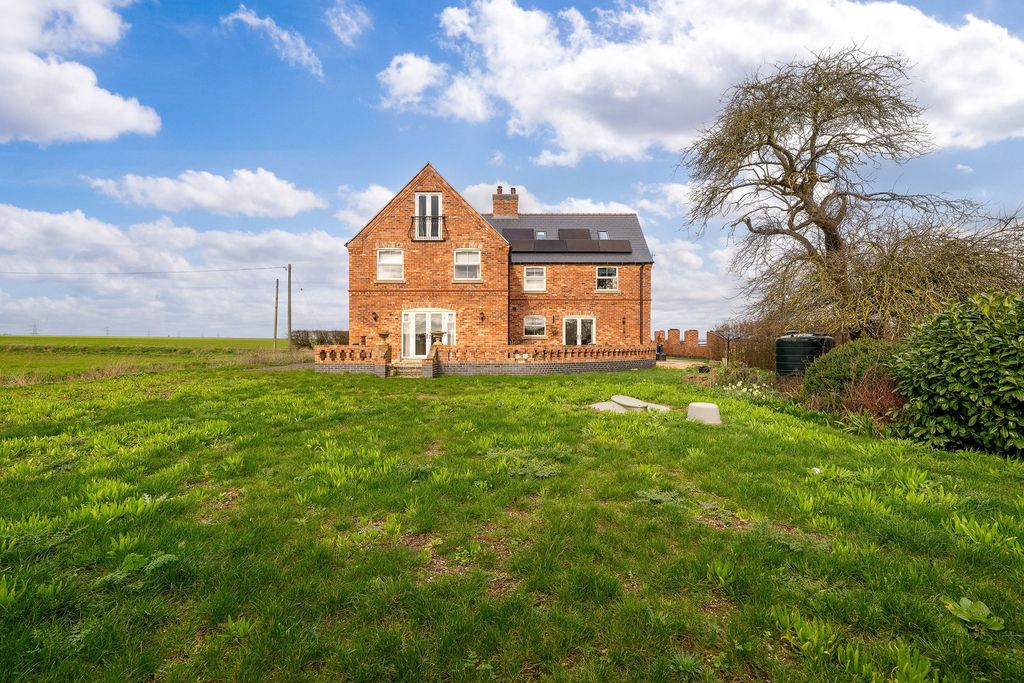 Property photo 3 of 22