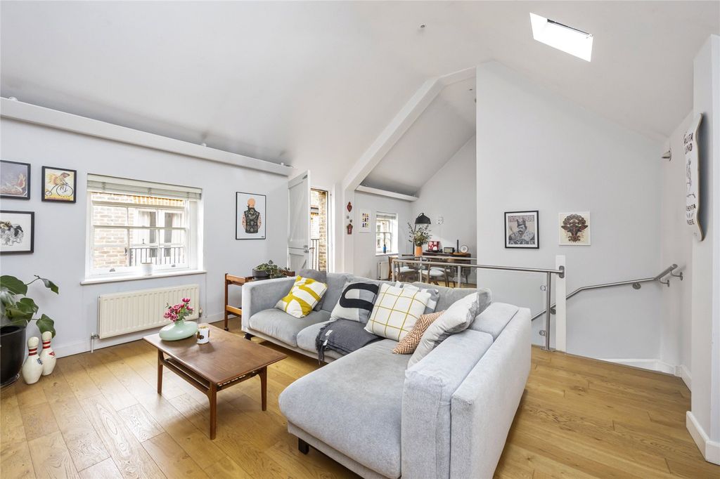 Property photo 2 of 20 Picture No. 11