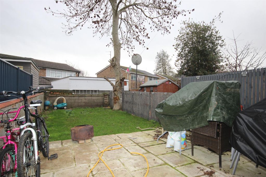 Property photo 2 of 25 Rear Garden