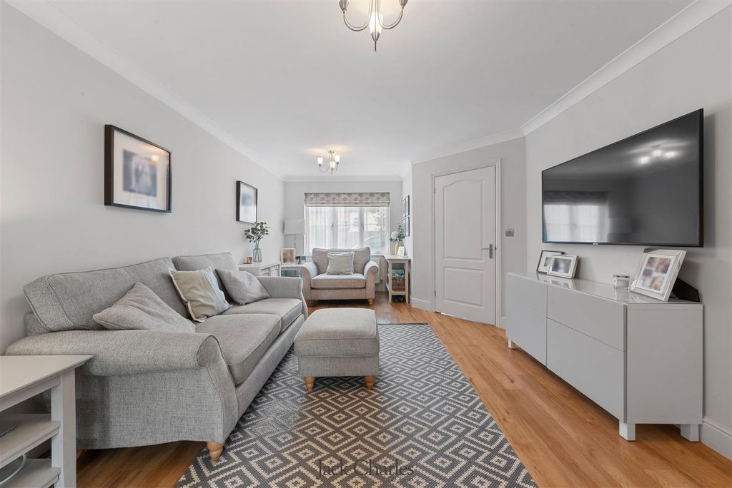 Property photo 2 of 17 9 Wincliff Road_-24.Jpg