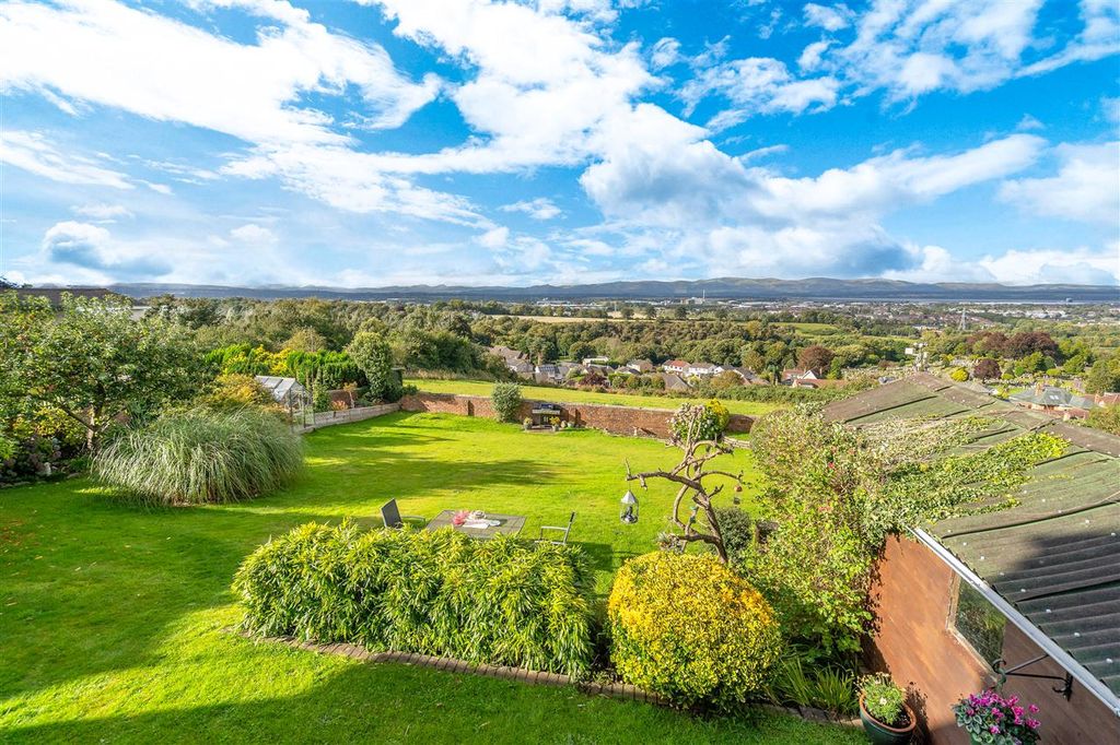 Property photo 2 of 32