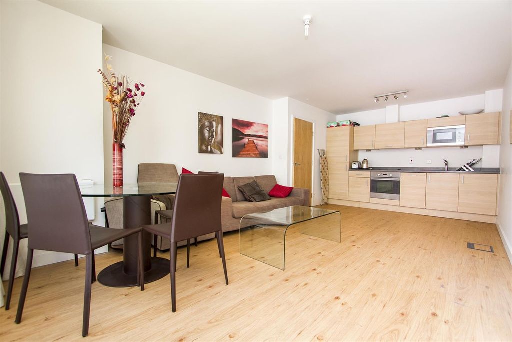 Property photo 2 of 10