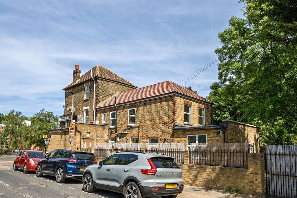 Property photo 1 of 10 External
