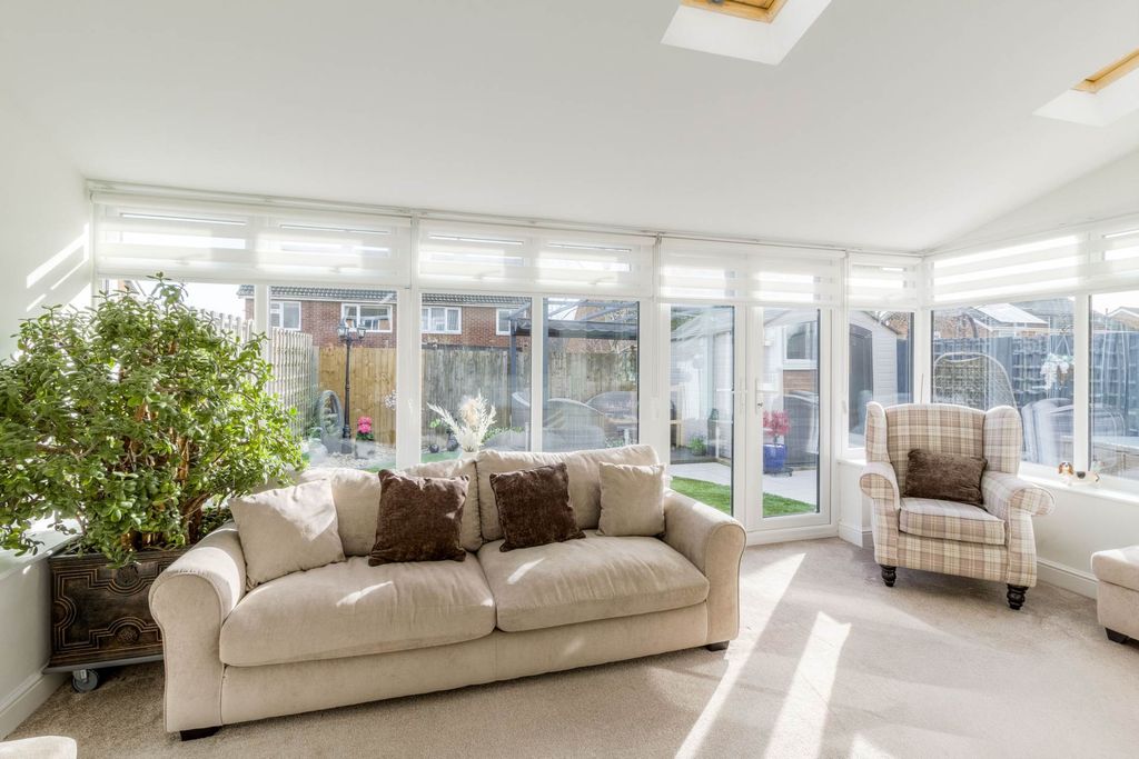 Property photo 2 of 20