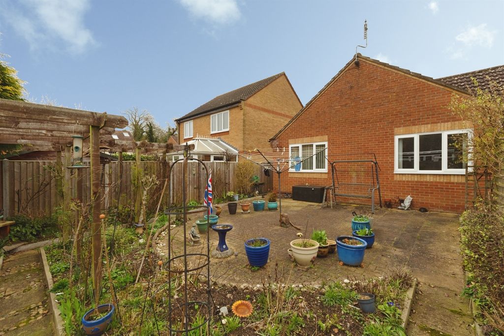 Property photo 2 of 16