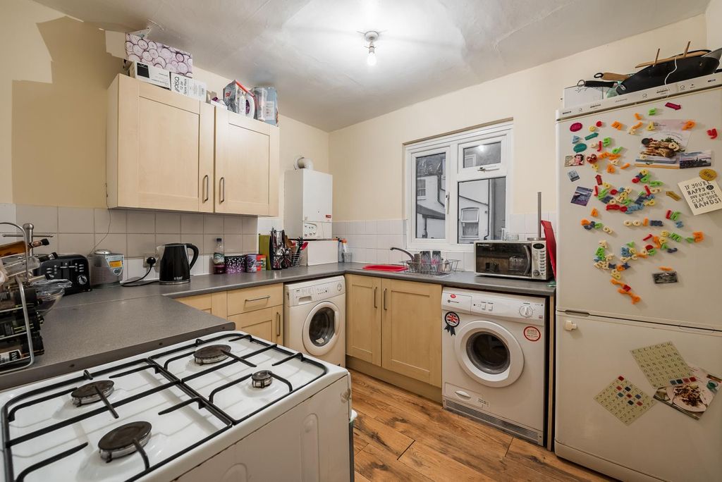 Property photo 2 of 8
