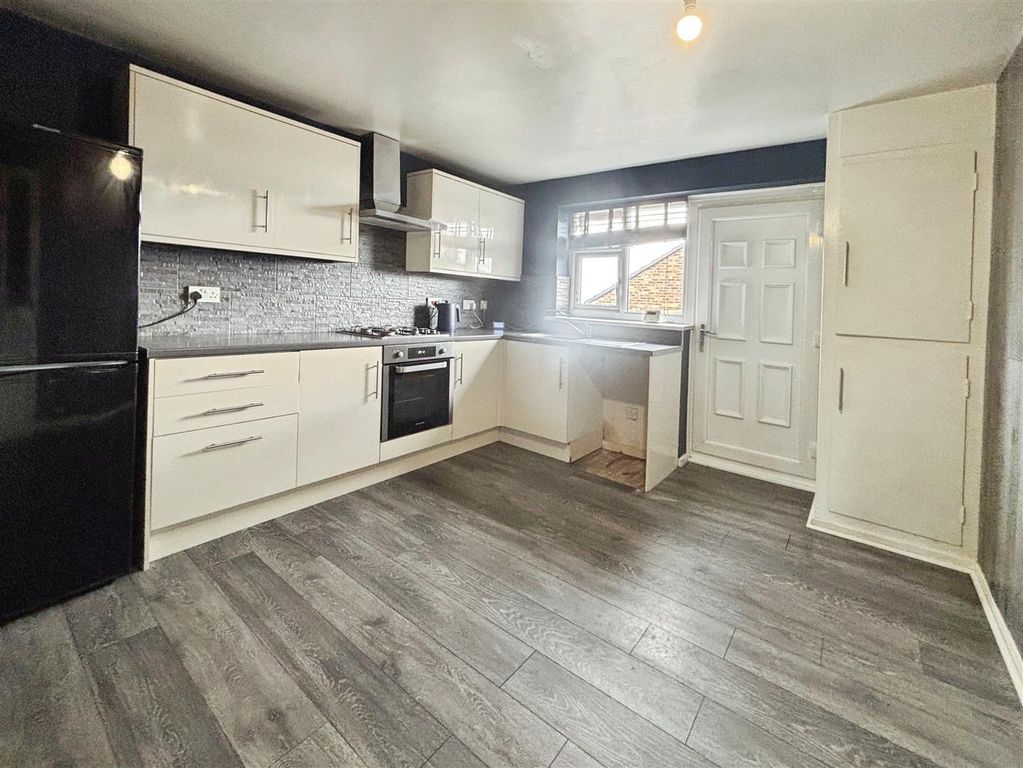 Property photo 2 of 15 Kitchen/Diner