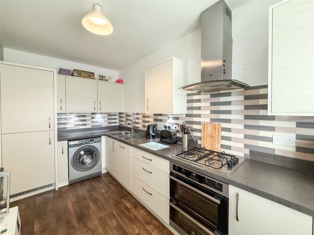 Property photo 3 of 23 Kitchen