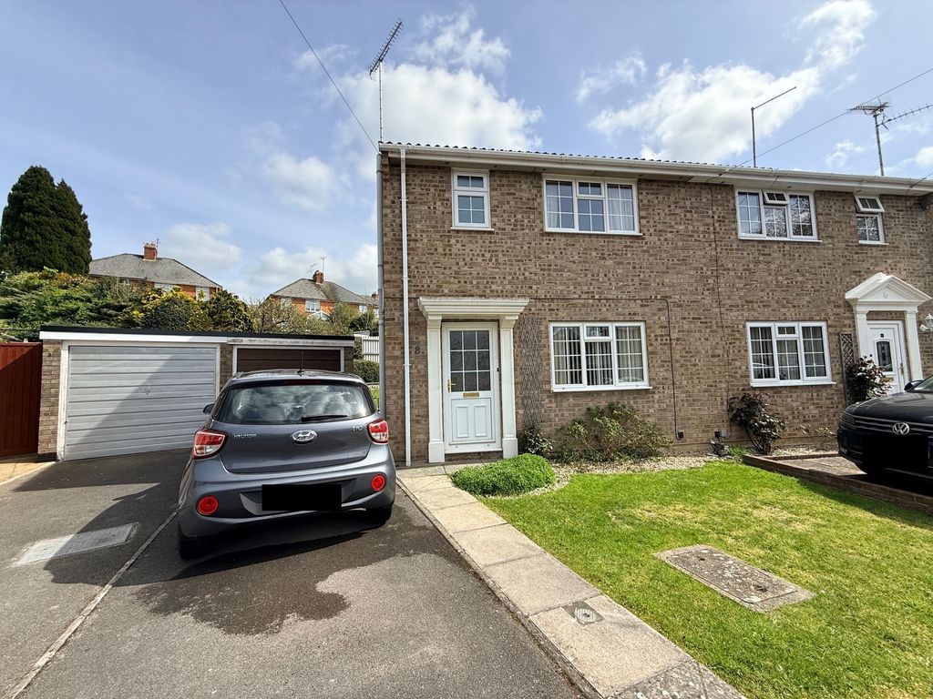 Property photo 1 of 14 Front Aspect Blurred