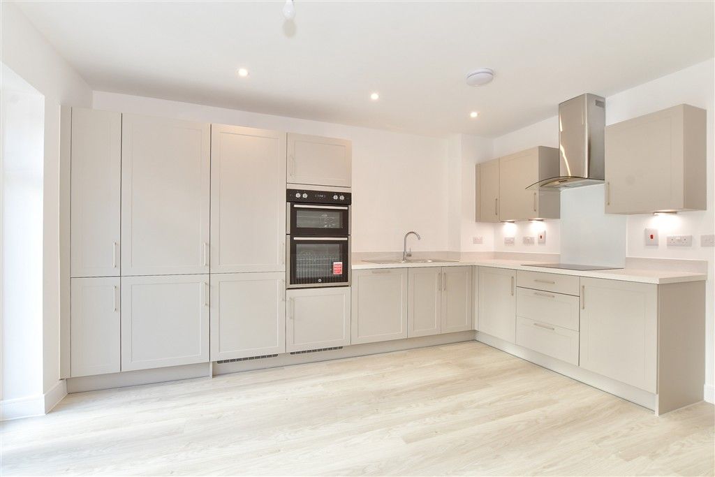 Property photo 1 of 12 Kitchen