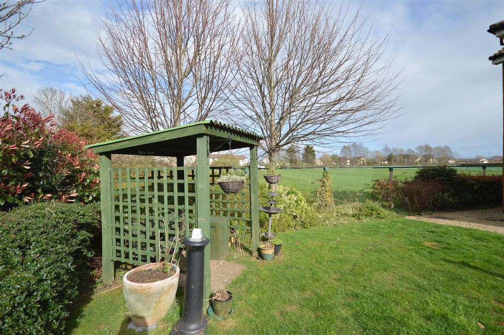 Property photo 2 of 14 2