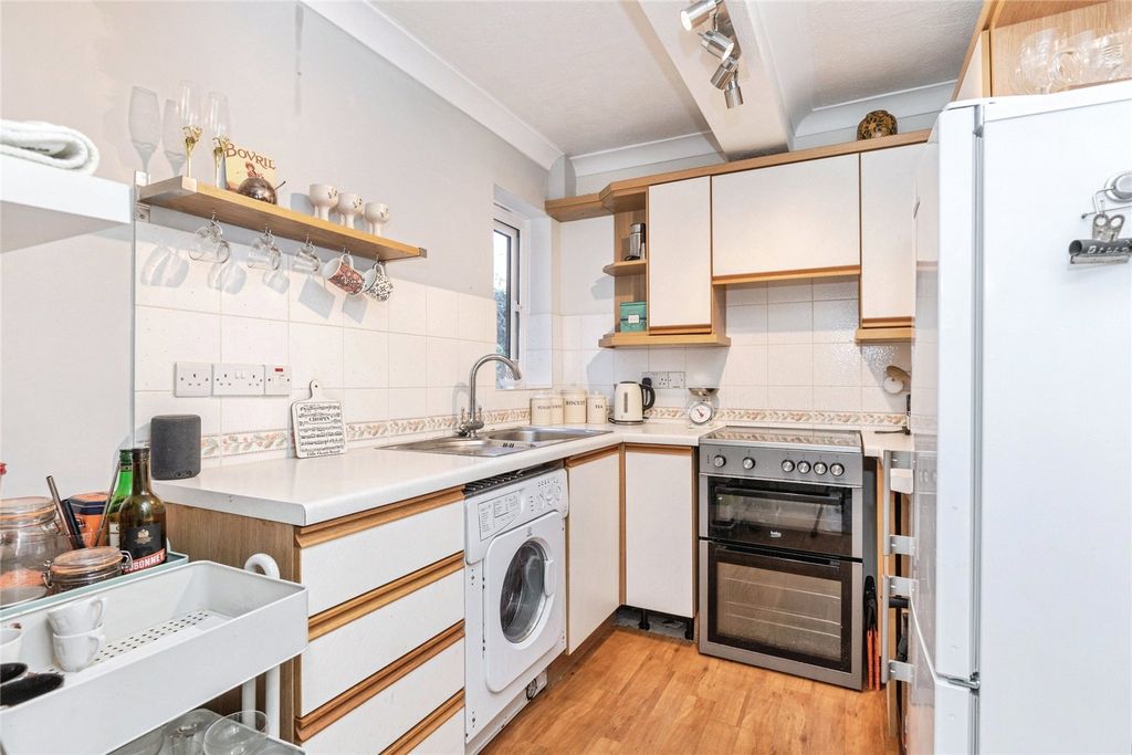 Property photo 3 of 12 Kitchen