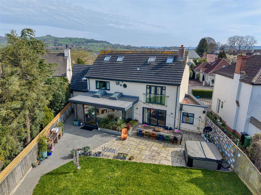 Property photo 2 of 45 Outside