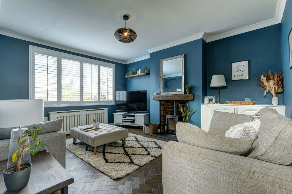 Property photo 2 of 19