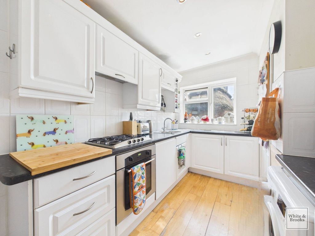 Property photo 3 of 16 Kitchen