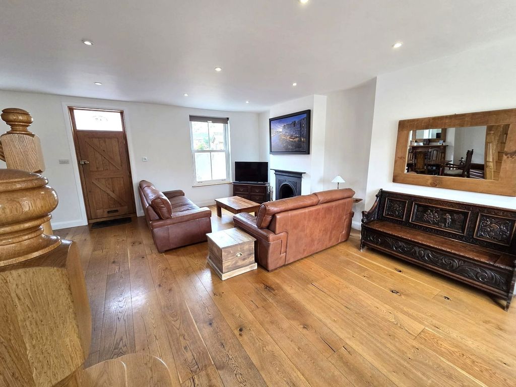 Property photo 3 of 22