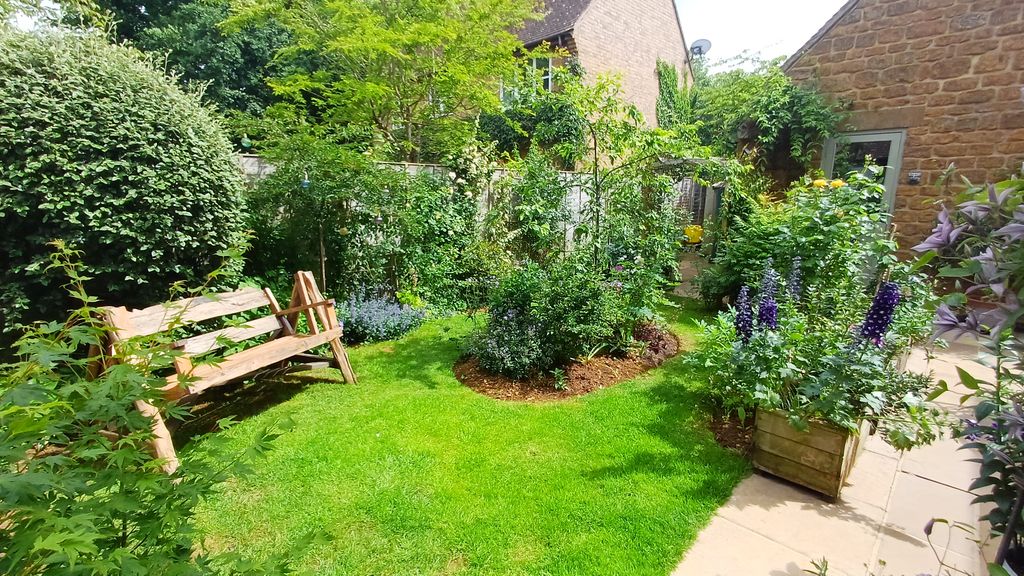 Property photo 2 of 23