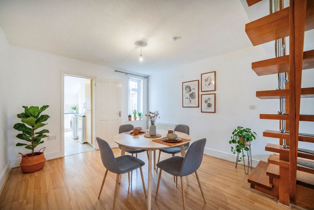 Property photo 3 of 9 Dining Area