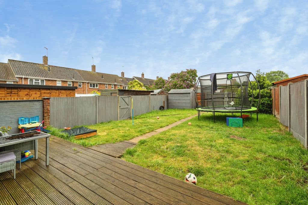 Property photo 3 of 20 Garden
