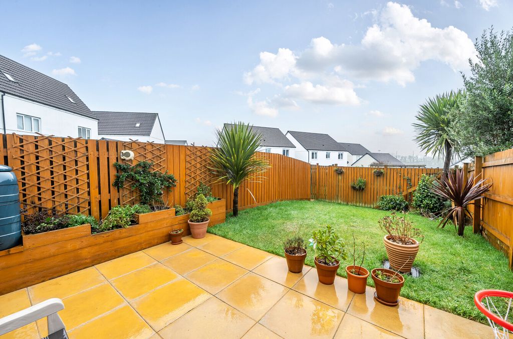 Property photo 2 of 13 2 - 1401275-14-6970c8...