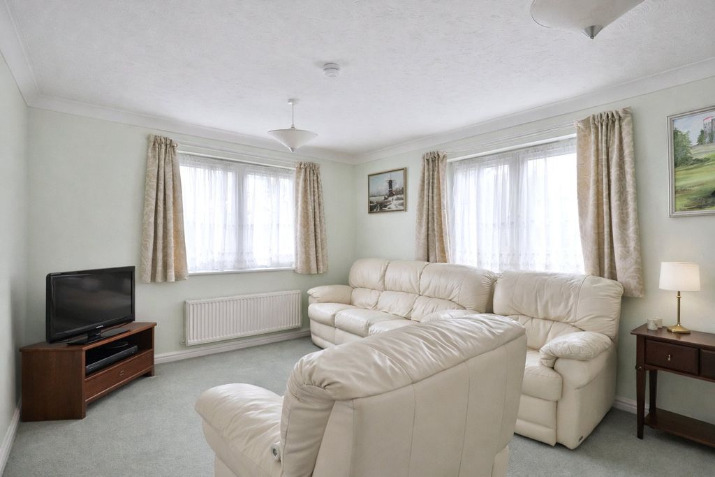 Property photo 2 of 12 Picture No. 28