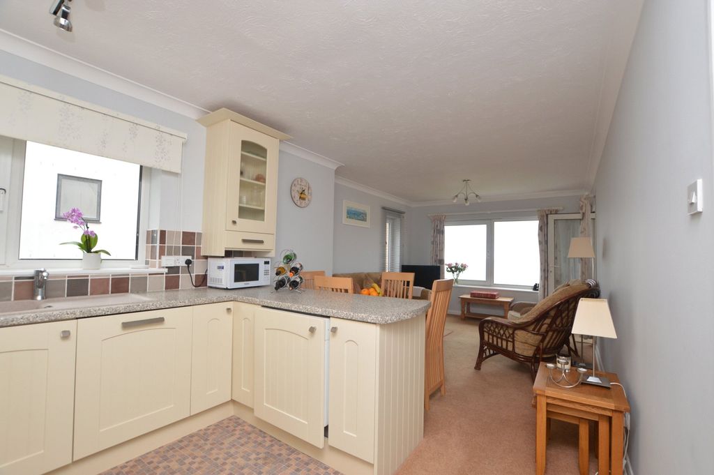 Property photo 3 of 14 3 - Picture No. 25