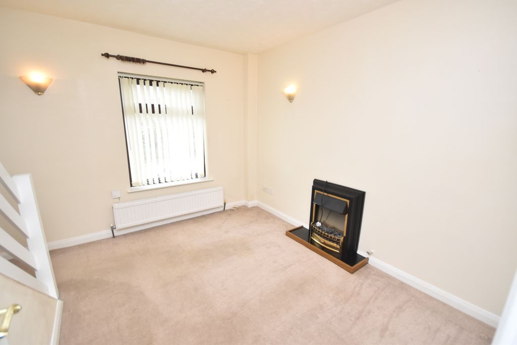 Property photo 3 of 13 Lounge