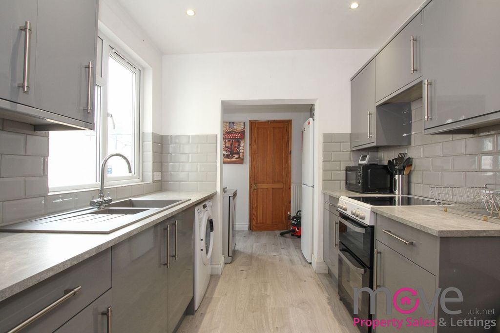 Property photo 2 of 11 Photo 5