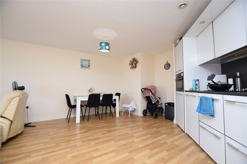 Property photo 3 of 7 Picture No. 01
