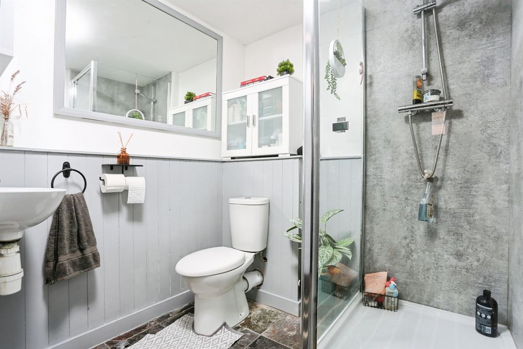 Property photo 3 of 22