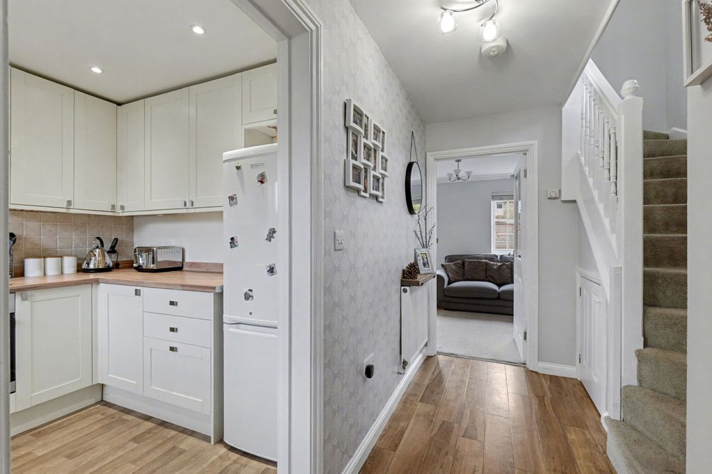 Property photo 3 of 20