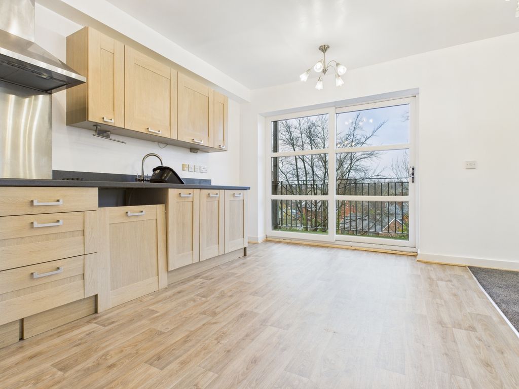 Property photo 2 of 12 Cam03729G0-Pr0176-Still007