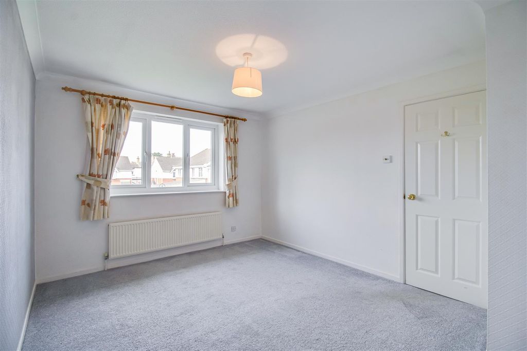 Property photo 3 of 7 Bedroom One