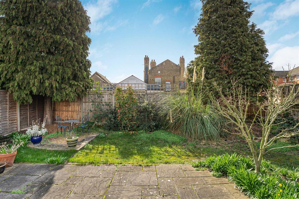 Property photo 3 of 11