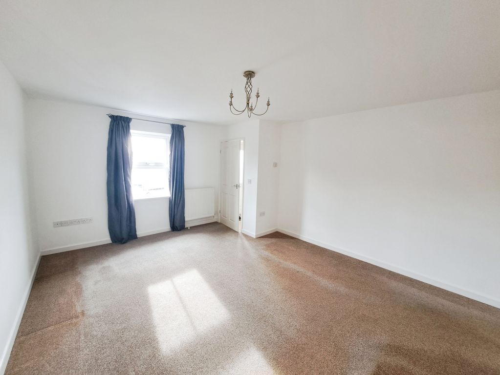 Property photo 2 of 9 Living Room