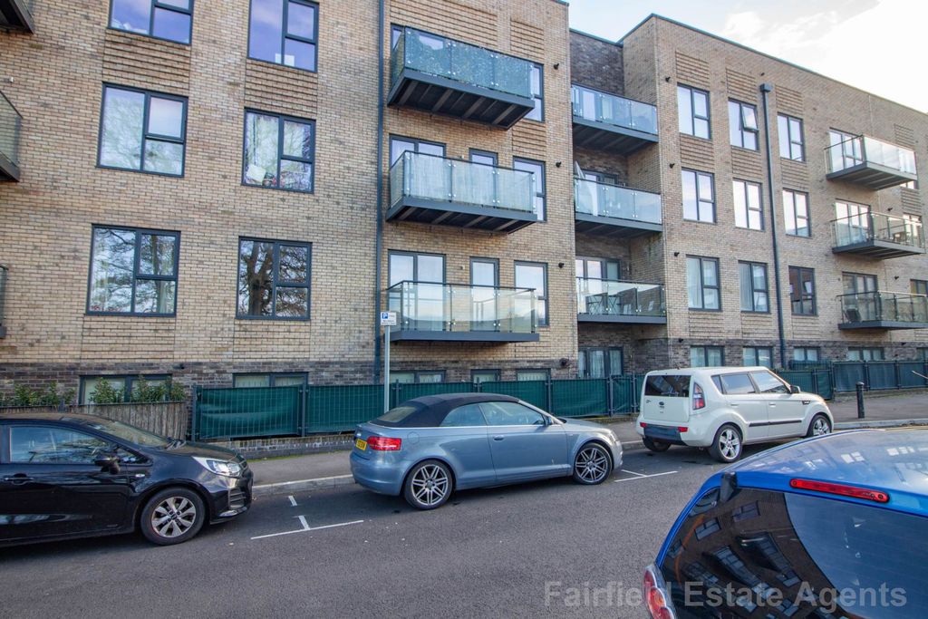 Property photo 1 of 10