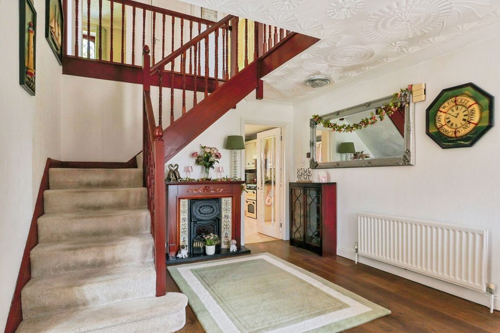 Property photo 2 of 29 Hallway