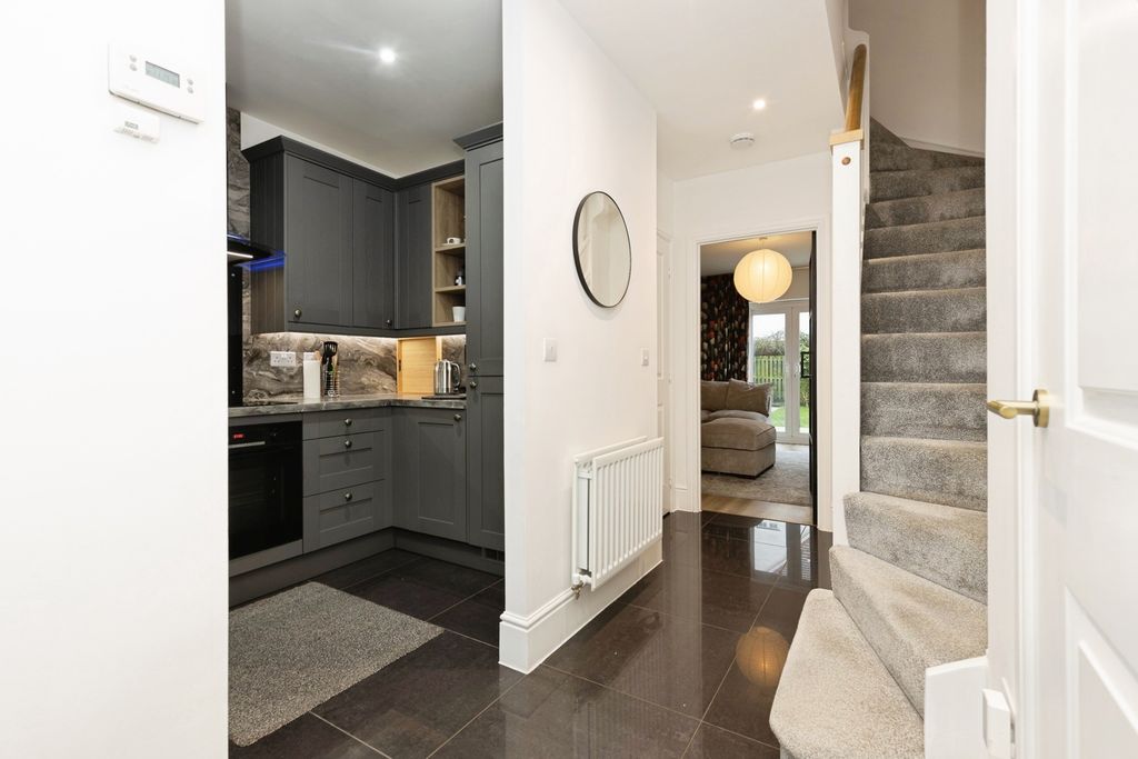 Property photo 2 of 15 Hallway