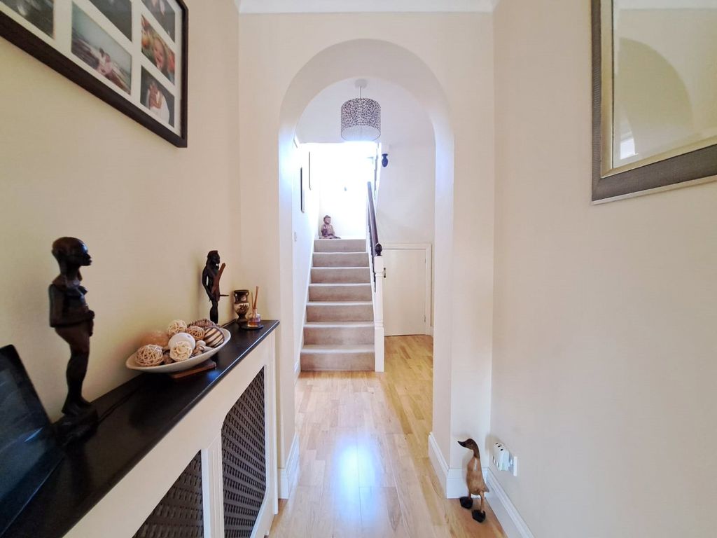 Property photo 3 of 35 Picture No. 24