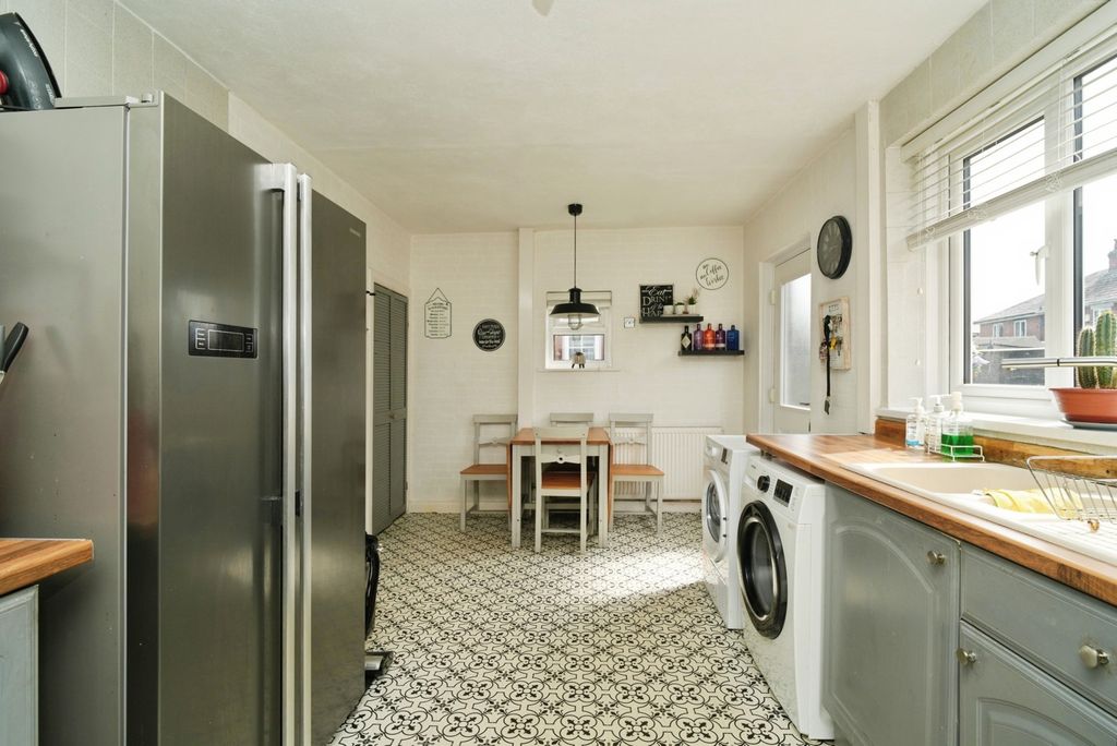 Property photo 2 of 15 Diner