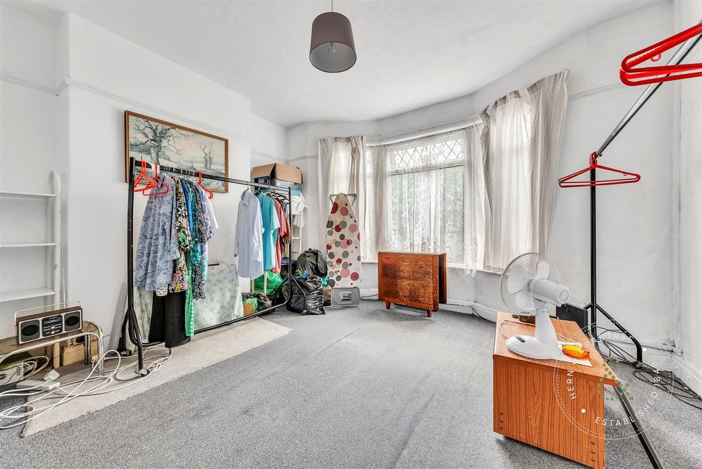 Property photo 2 of 25 Velindre-Place-01.Jpg
