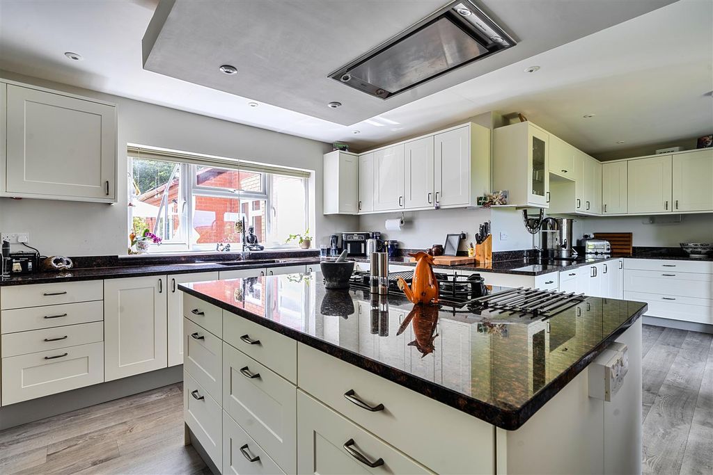 Property photo 2 of 18 2